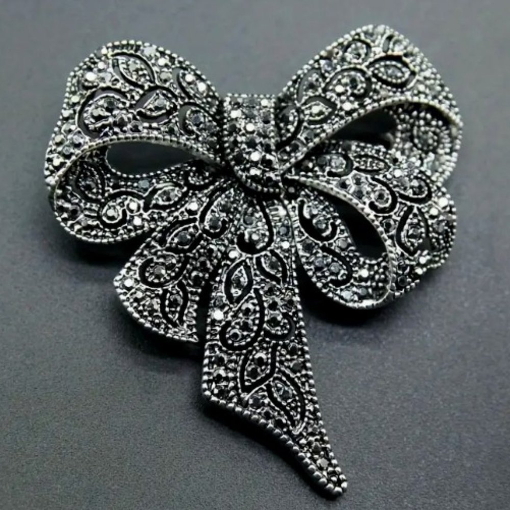 MARCASITE CRYSTAL BOW BROOCH